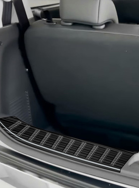 适用于日产serenaC28内置后护板改装内置防擦护板上下层装饰亮条