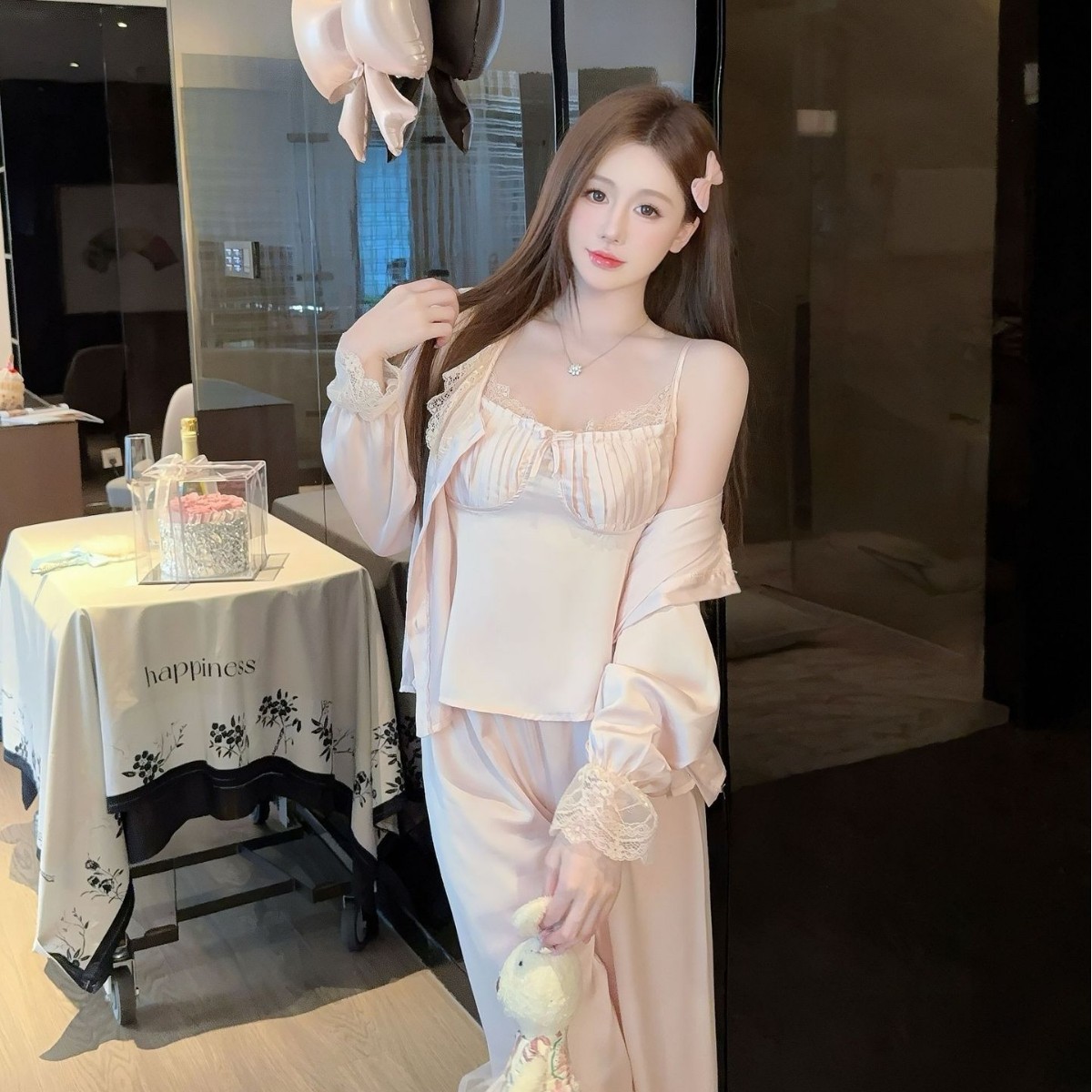 ins风新款纯色简约睡衣女冰丝法式性感吊带家居服可外穿三件套装