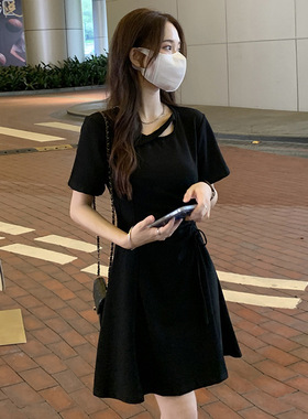 黑色连衣裙女年夏季新款小个子抽绳显瘦气质修身赫本风短裙子