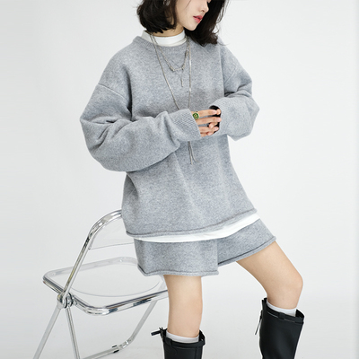 宽松慵懒圆领毛衣短裤套装女秋冬