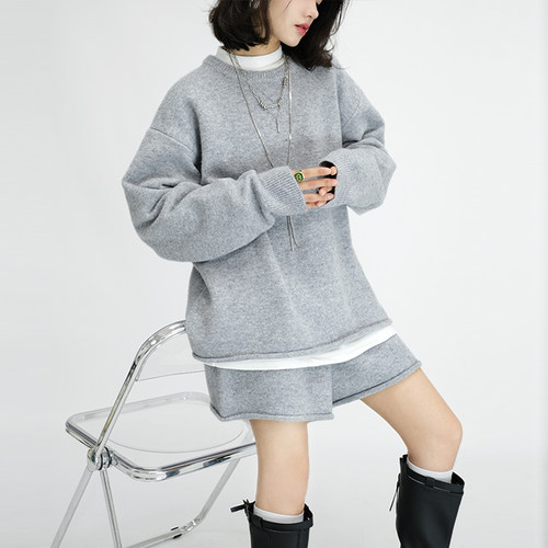 宽松慵懒圆领毛衣短裤套装女秋冬