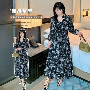 气质V领长袖 7895轩辰秋季 长款 新款 收腰碎花连衣裙 女胖MM微胖法式