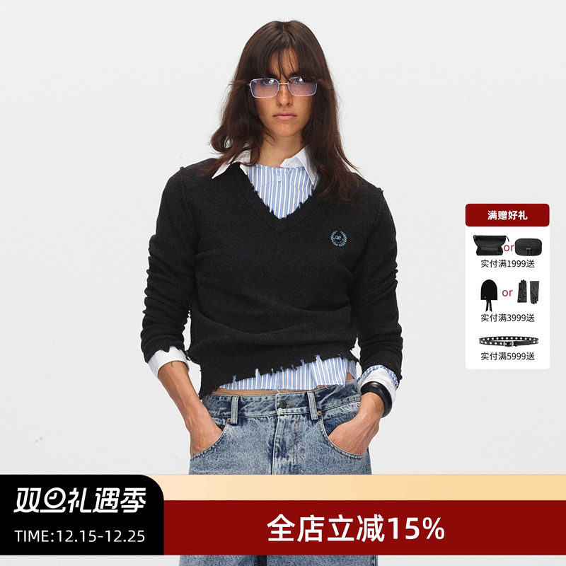 ECHOADE破洞V领落肩设计针织衫