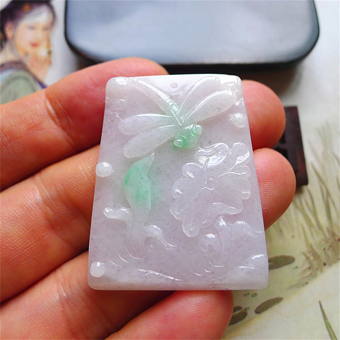 天然缅甸翡翠A货老坑种精雕精美水润蜻蜓点水吊坠配证书