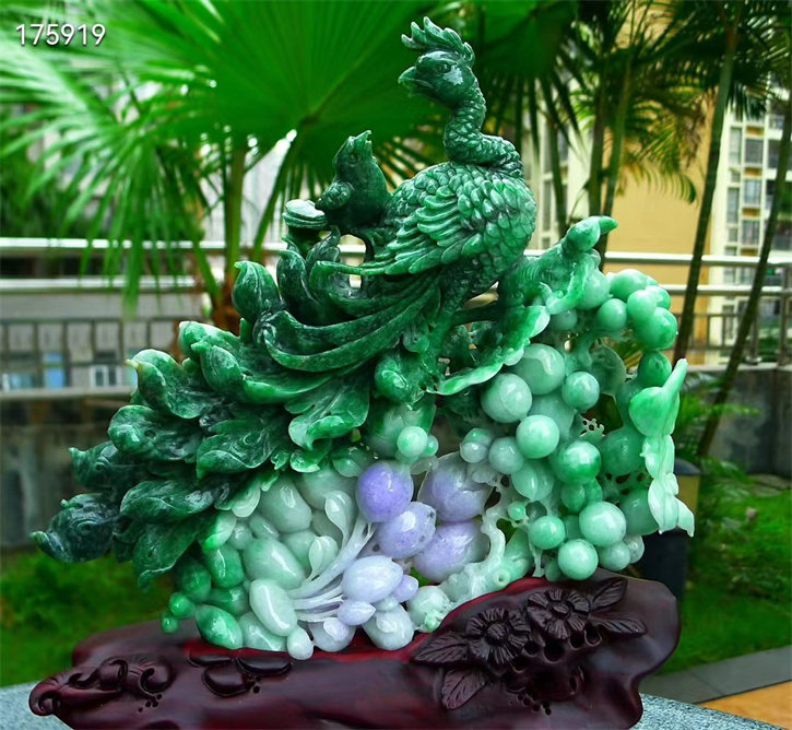 天然翡翠A货老坑种精雕孔雀摆件配证书