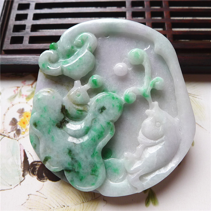 正品天然翡翠A货老坑种翡翠 精美荷花鱼吊坠 配鉴定证书