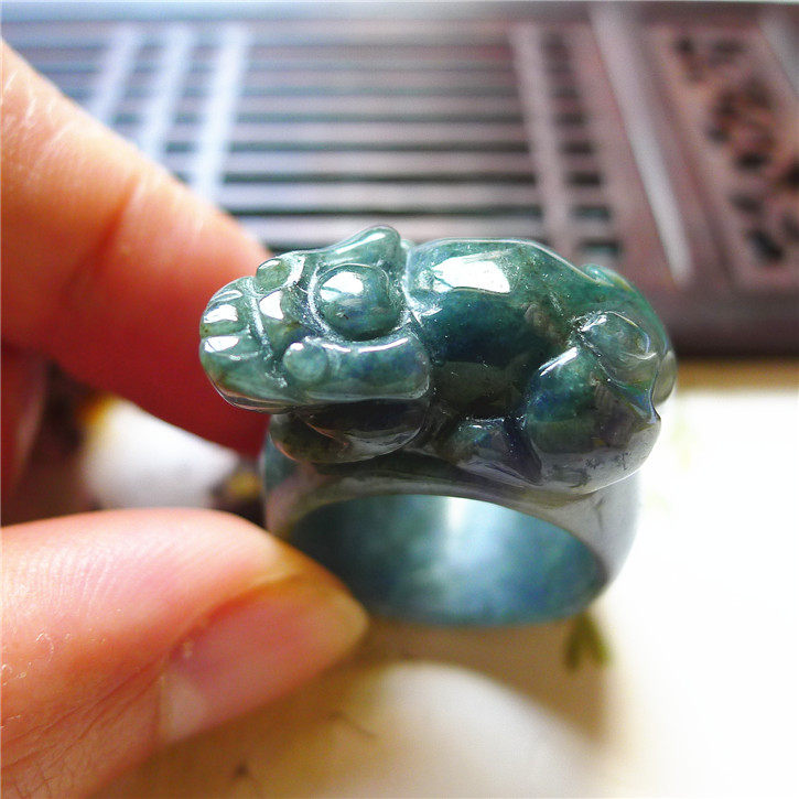 正品天然翡翠A货老坑种翡翠 精雕皮丘戒指 配鉴定证书