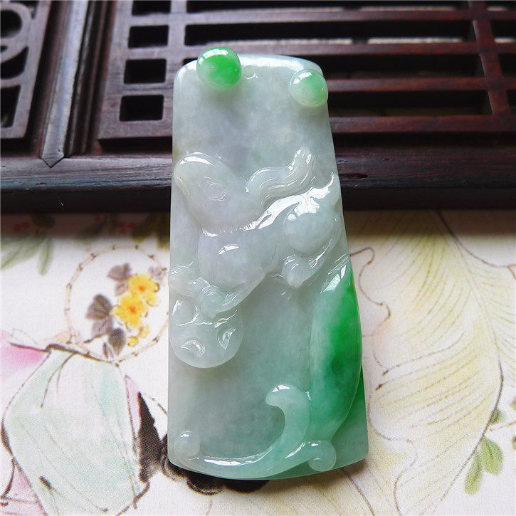 天然老坑种吊坠配鉴定证书玉兔