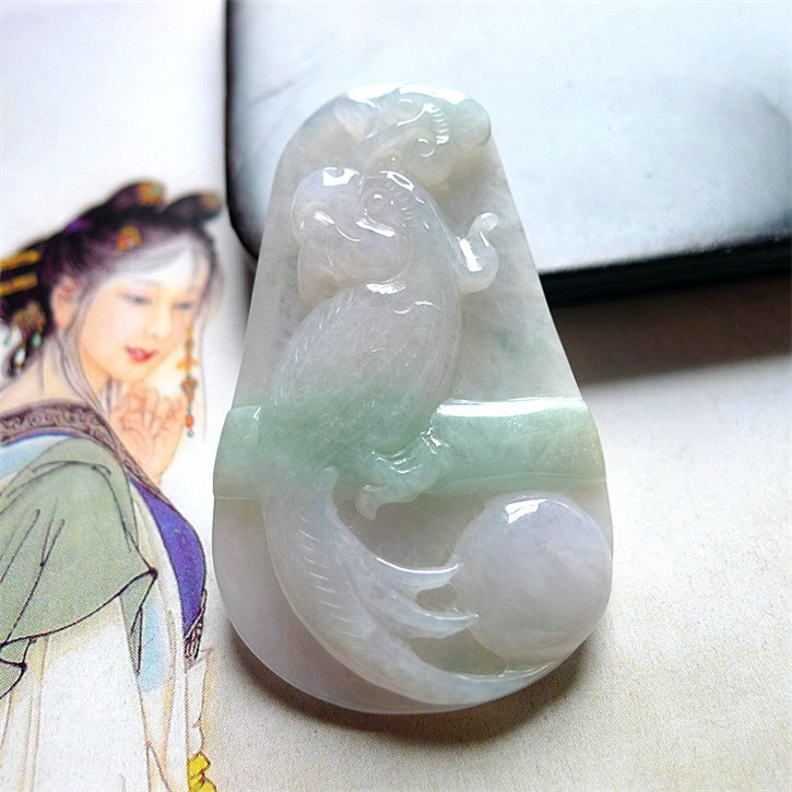 天然缅甸翡翠A货老坑种精美水润如意鹦鹉吊坠配证书