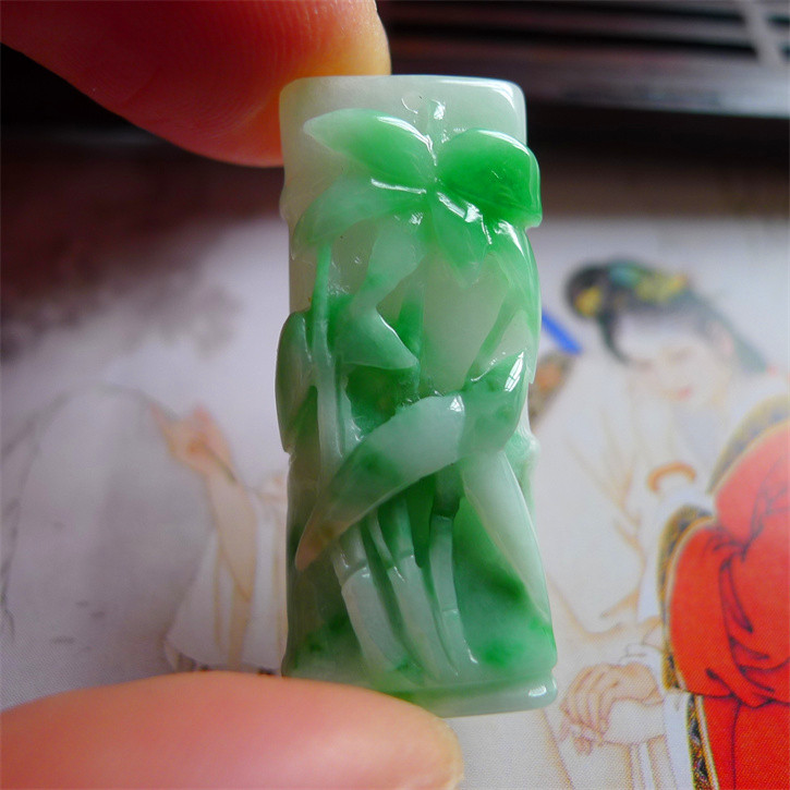 玉福龙天然翡翠翡翠竹子吊坠
