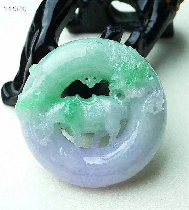 缅甸天然翡翠A货老坑种 精雕龙马精神吊坠 配证书