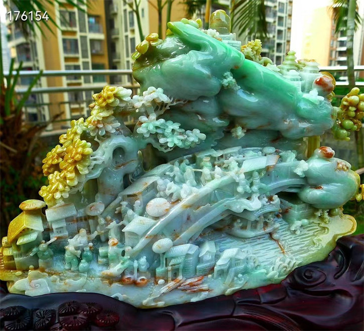 玉福龙天然翡翠冰糯种山水摆件