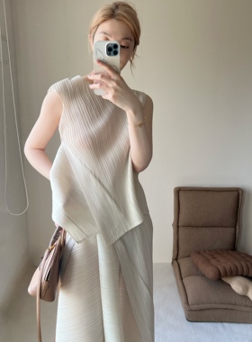 TVTV 奶白气球～褶皱设计感双层背心上衣不规则半裙宽松廓形套装