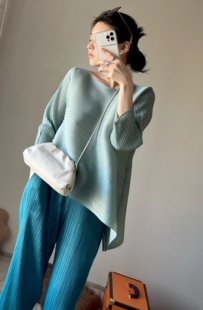 TVTV 碰撞伊兹密尔蓝～褶皱长袖廓形不规则宽松上衣直筒长裤