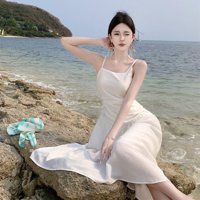 纯白色吊带纯色仙气收腰显瘦连衣裙2025女新款显瘦长裙子春夏季