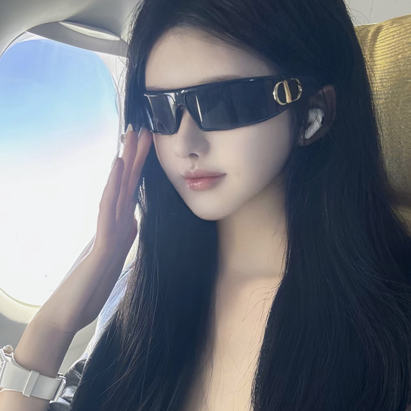 时髦发箍墨镜女Y2K高级感辣妹