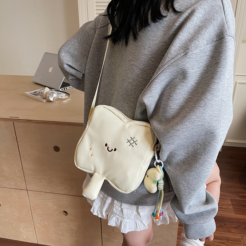 可爱卡通四叶草小痛包女软妹学生单肩包日系轻便少女逛街斜挎包潮