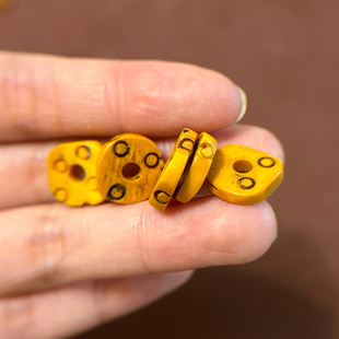 12-14mm藏传黄色料器随形隔片珠子散珠咒点西藏式老黄料大孔方形