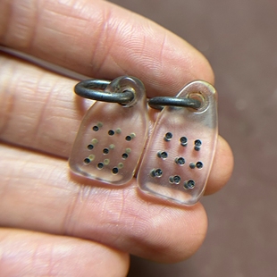 藏传半透明料器咒点牌子双面雕刻吊坠侧挂卡子文玩配饰DIY亚克力