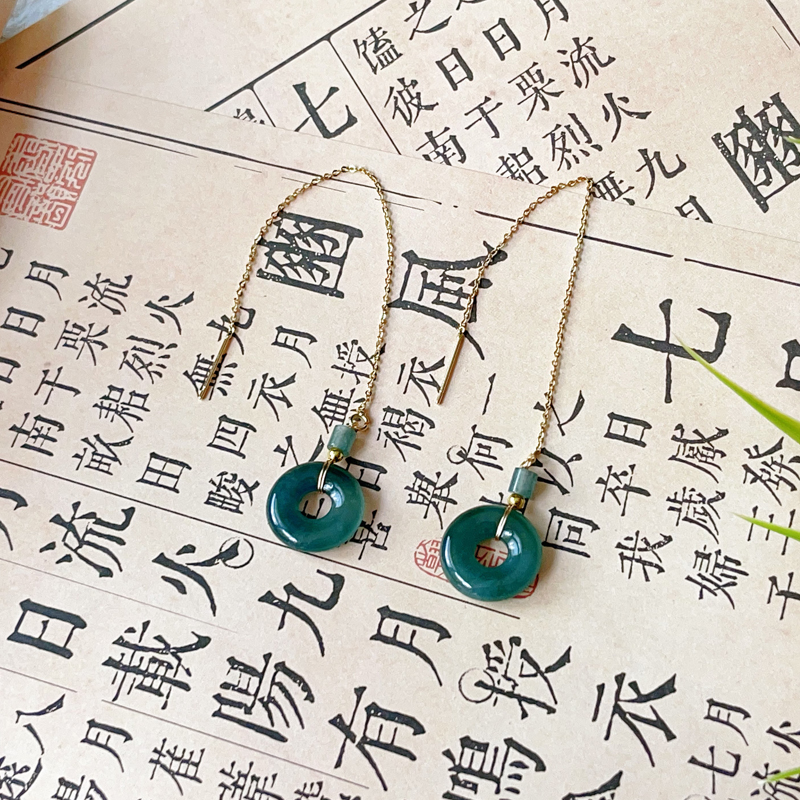 超值。天然翡翠A货平安扣耳线一对