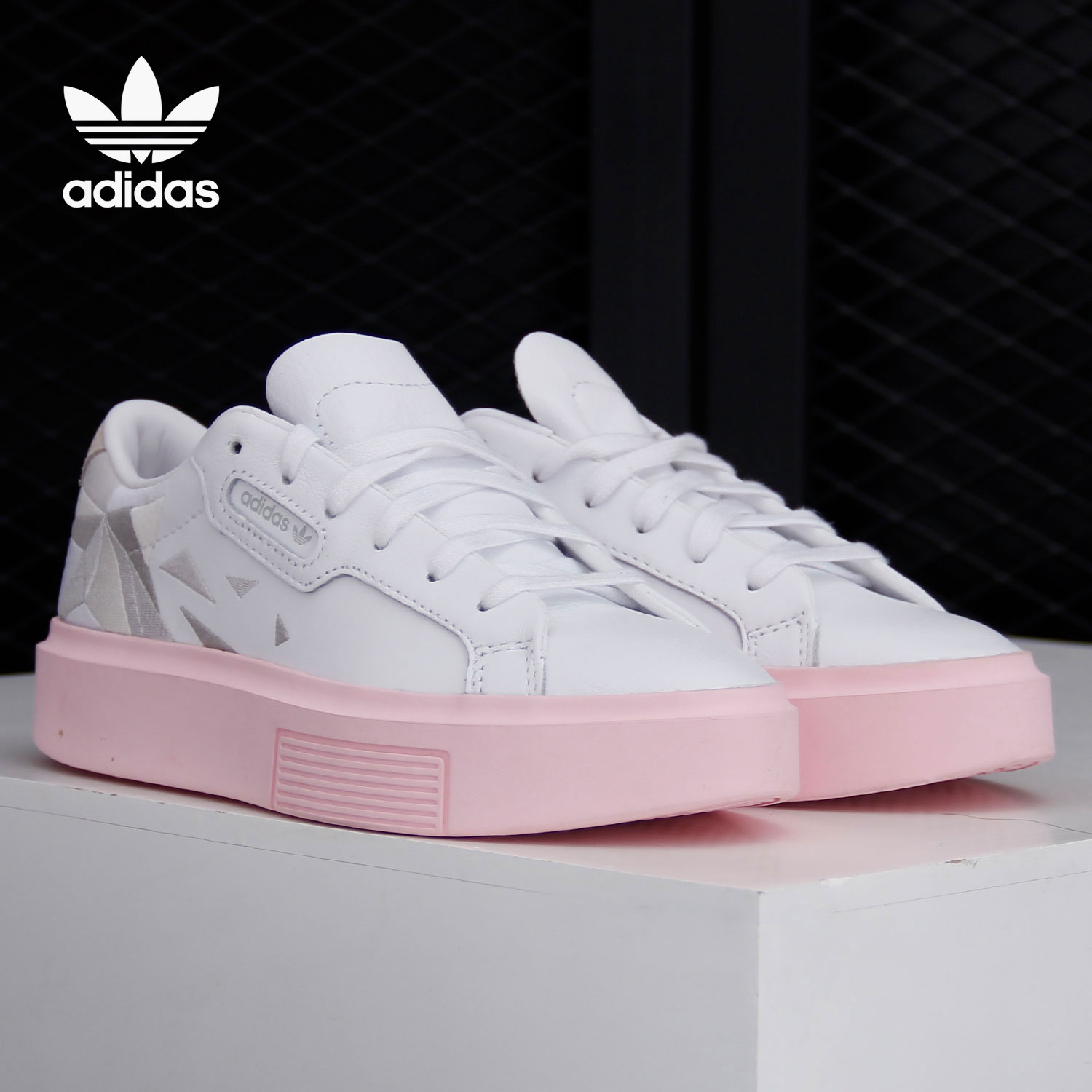 阿迪达斯SLEEKSUPER女子板鞋