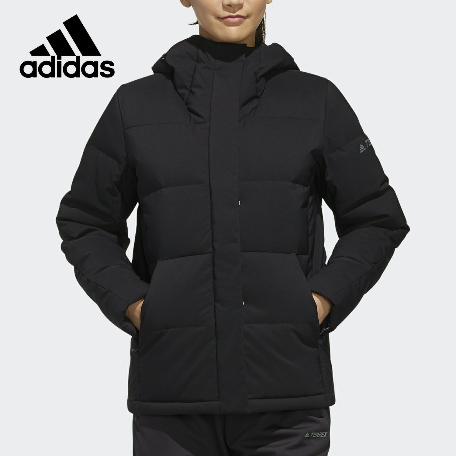 Adidas/阿迪达斯正品时尚简约休闲女子保暖连帽羽绒服FJ9233