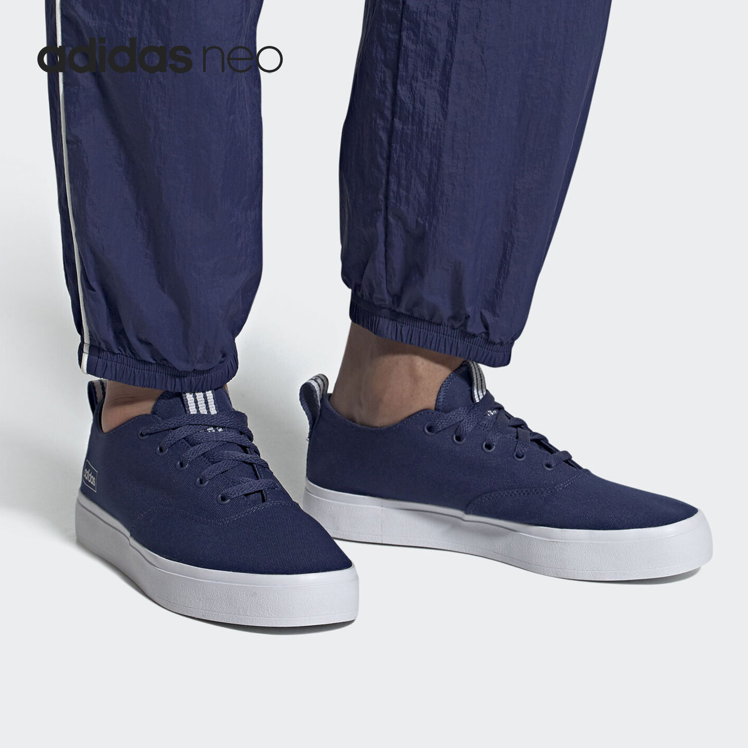 运动休闲鞋Adidas/阿迪达斯男女