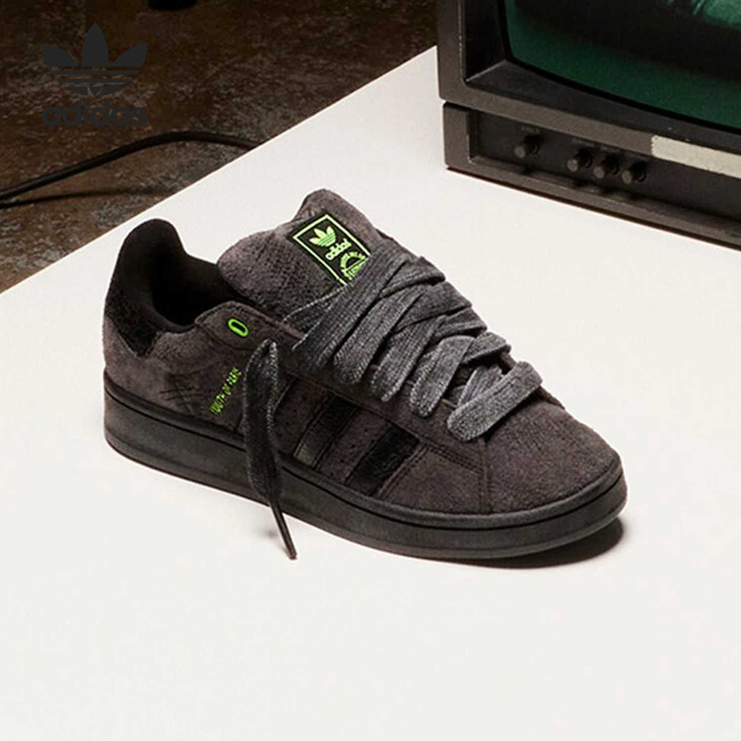 阿迪达斯男女款经典防滑板鞋