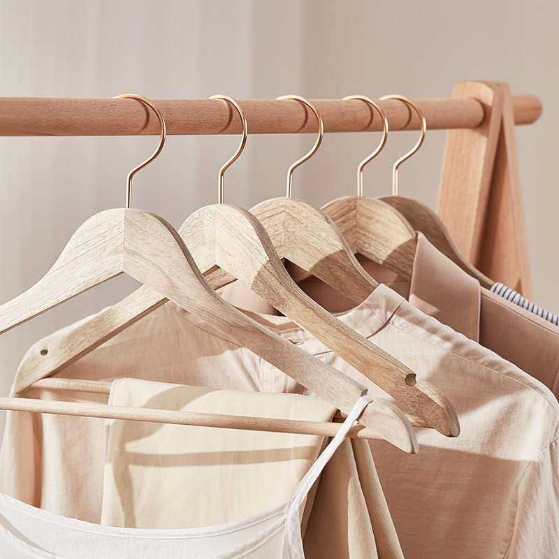 香樟实木衣架家用驱虫防蛀衣撑女士西装宽肩加厚加宽无痕晾衣架,收纳整理,木质衣架,淘宝优惠券,粉丝福利购,淘宝优惠卷