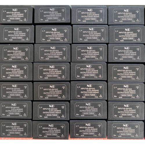 NA03-T2S05能达AC-DC220v转5V3W小体积高精度恒压开关电源