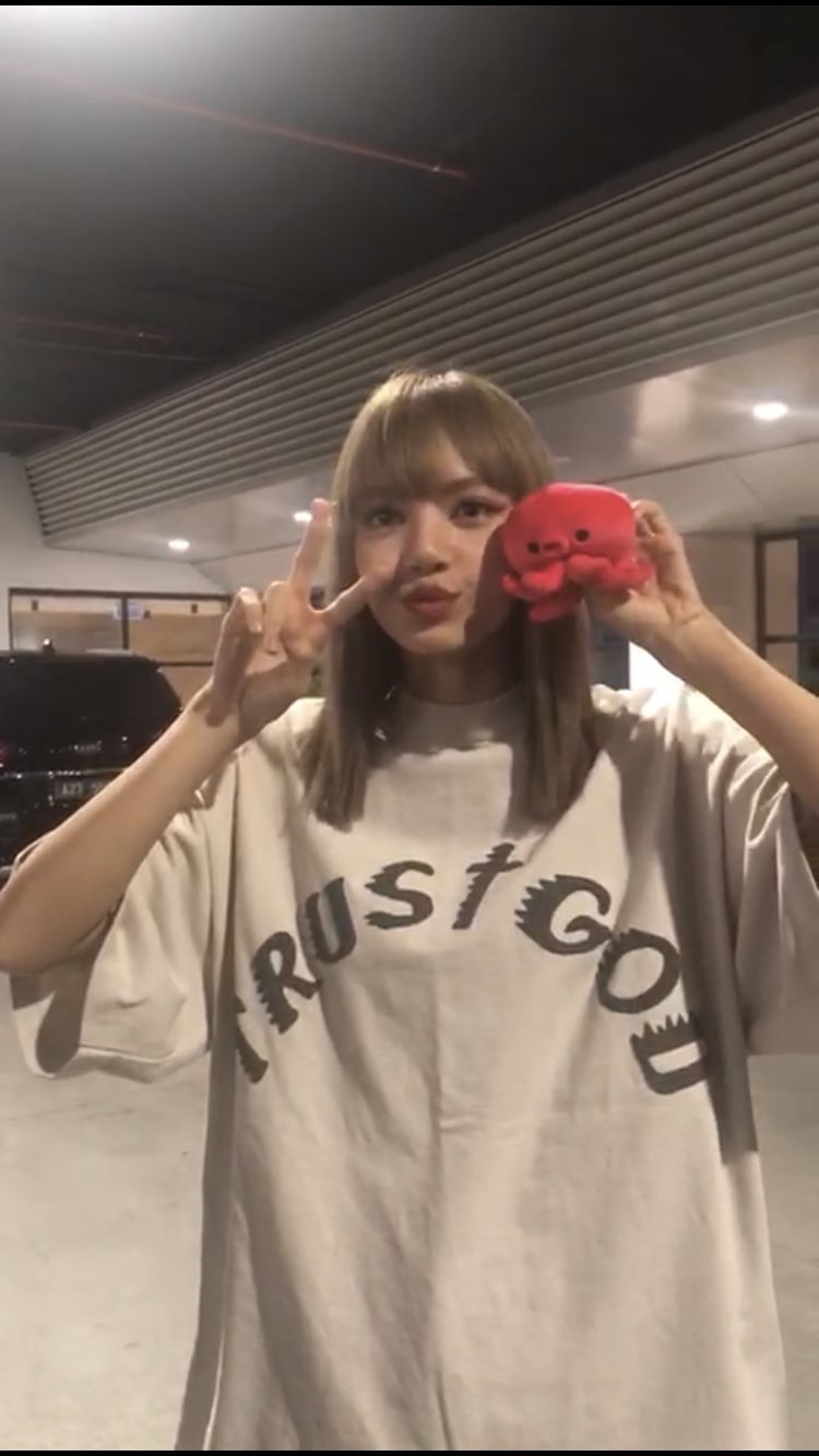 blackpink lisaͬ¿îTRUST GOD T-SHIRT¸´¹Å¿íËɶÌÐä×Öĸӡ»¨°ëÐäT