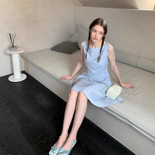 果核宇宙荷叶边亚麻收腰连衣裙