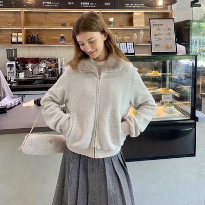 果核宇宙毛毛翻领羊羔绒感外套