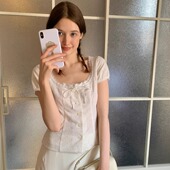 KERNEL 甜美圆领系带肌理感浮雕提花上衣 法式 COSMOS 柔雾白月光