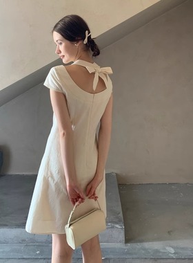 KERNEL COSMOS 山茶木尾调 浮雕肌理设计感连衣裙蝴蝶结白色短裙