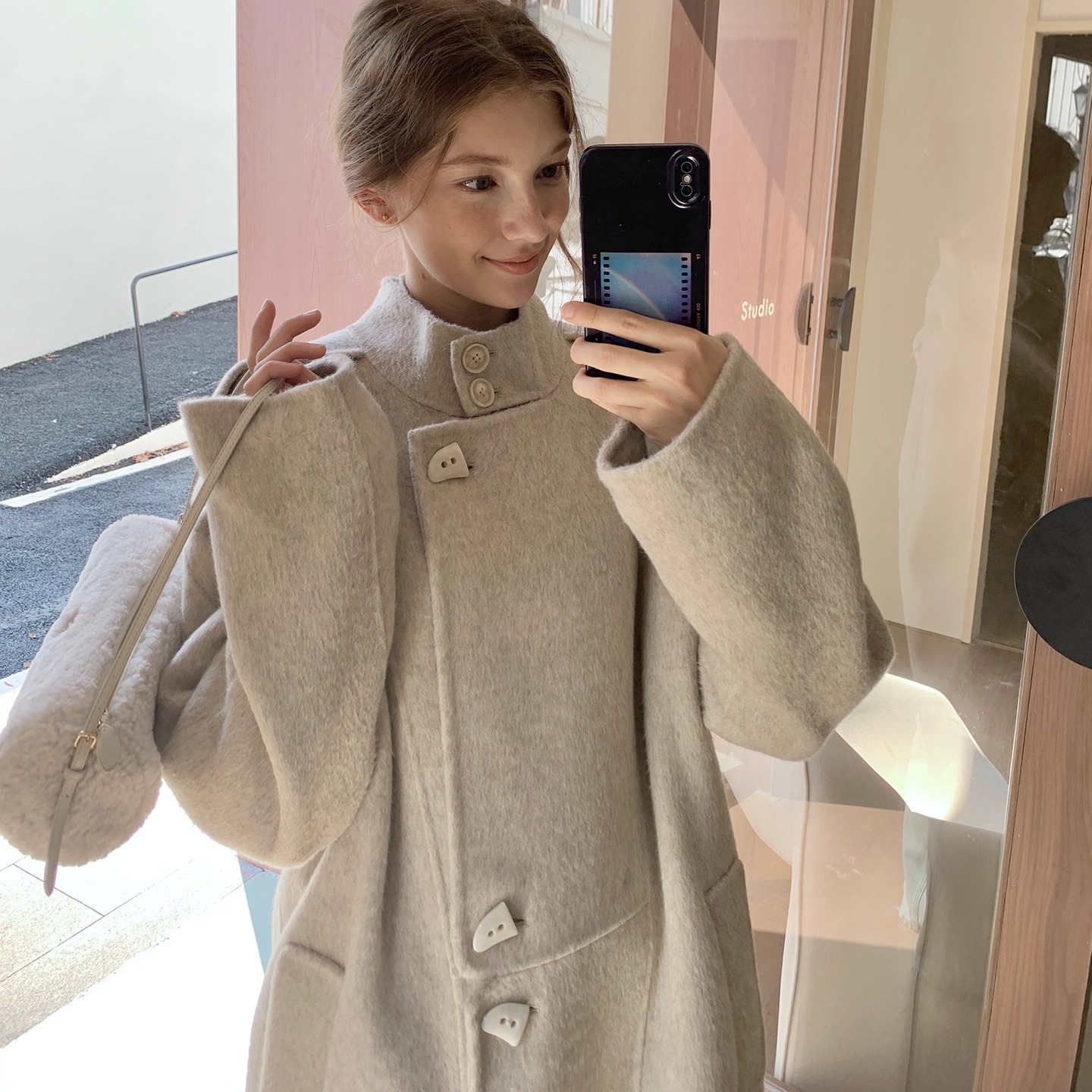 果核宇宙全澳毛牛角扣银扣大衣