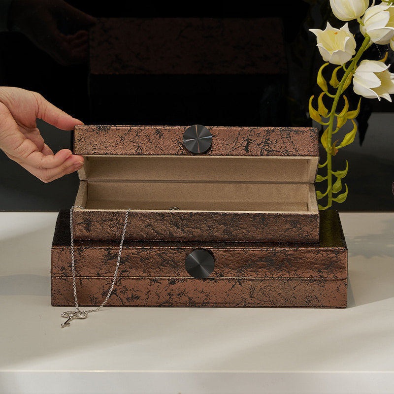 客厅摆件轻奢高级感新款棕色木质装饰盒摆件花器会所酒店梳妆台