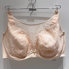 安莉芳旗下Comfit内衣蕾丝抹胸式超薄大胸显小文胸CB00149 699