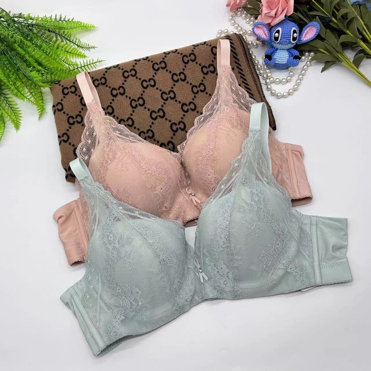 安莉芳薄款大胸显小收副乳内衣