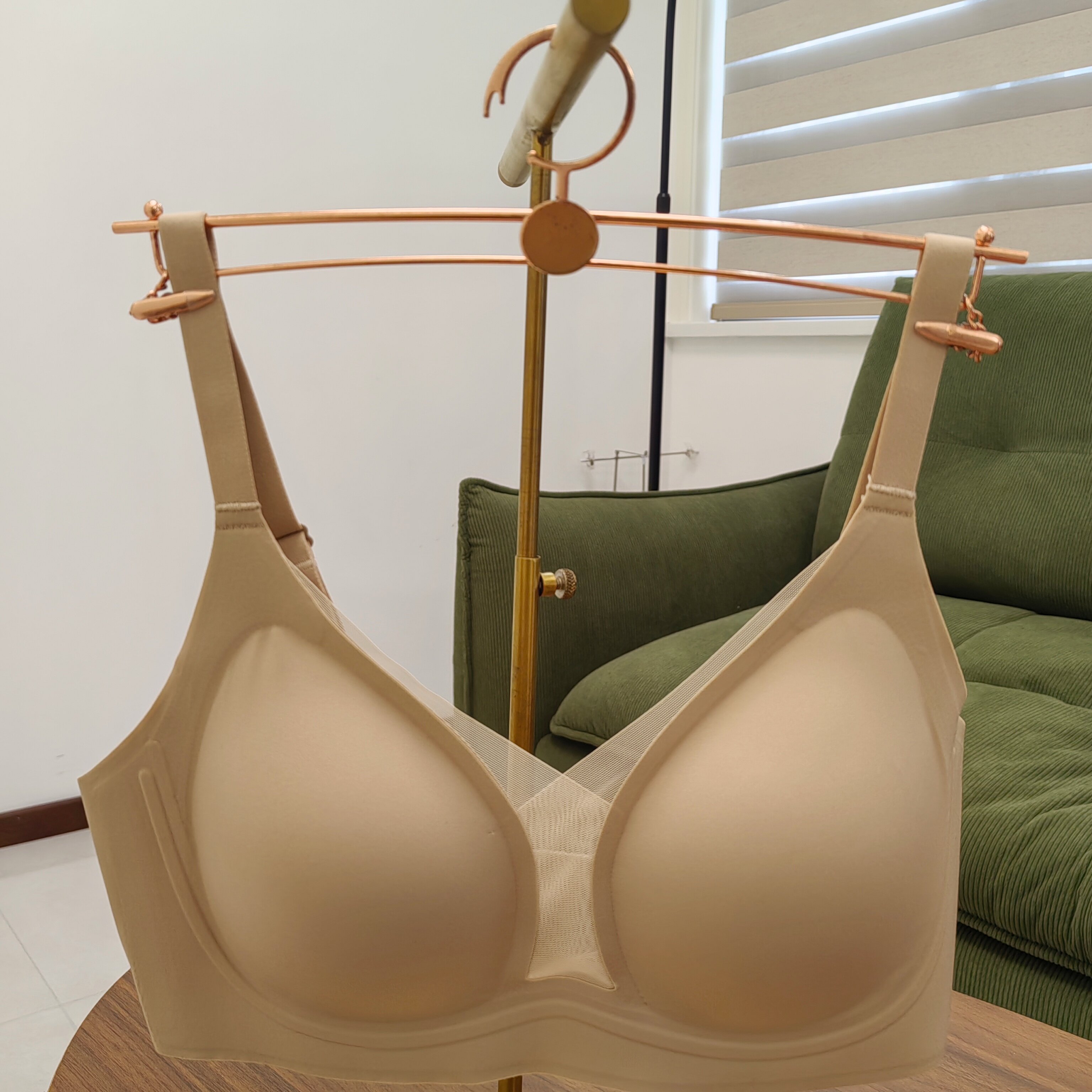 【联系客服改价】芬狄诗轻薄贴合无钢托简约女士舒适文胸 FB00686