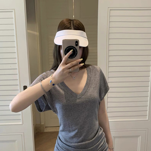 T恤W6224 WGWE 气质百搭V领堆堆短袖 女蝴蝶袖 上衣短袖