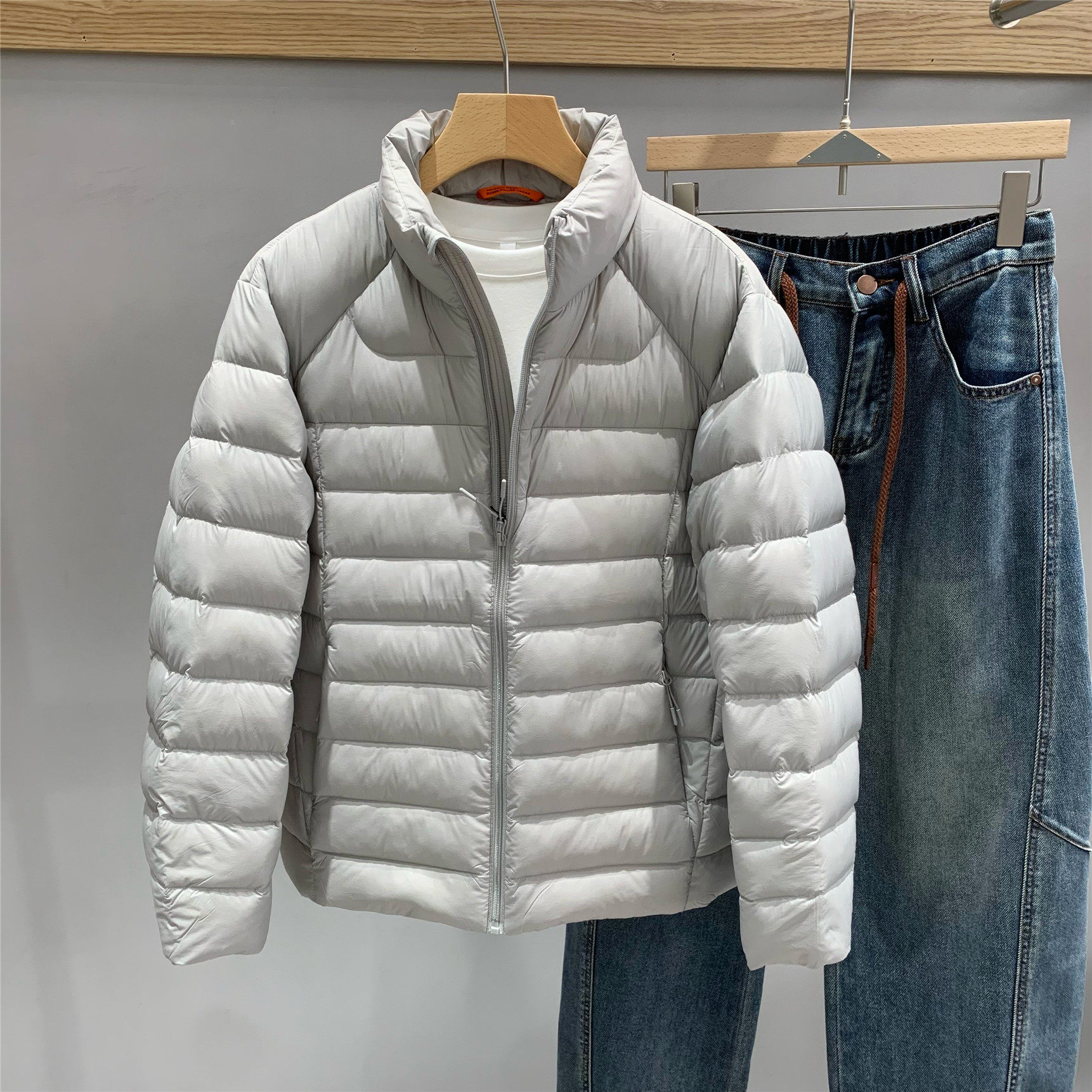 简约轻便立领薄款羽绒服男