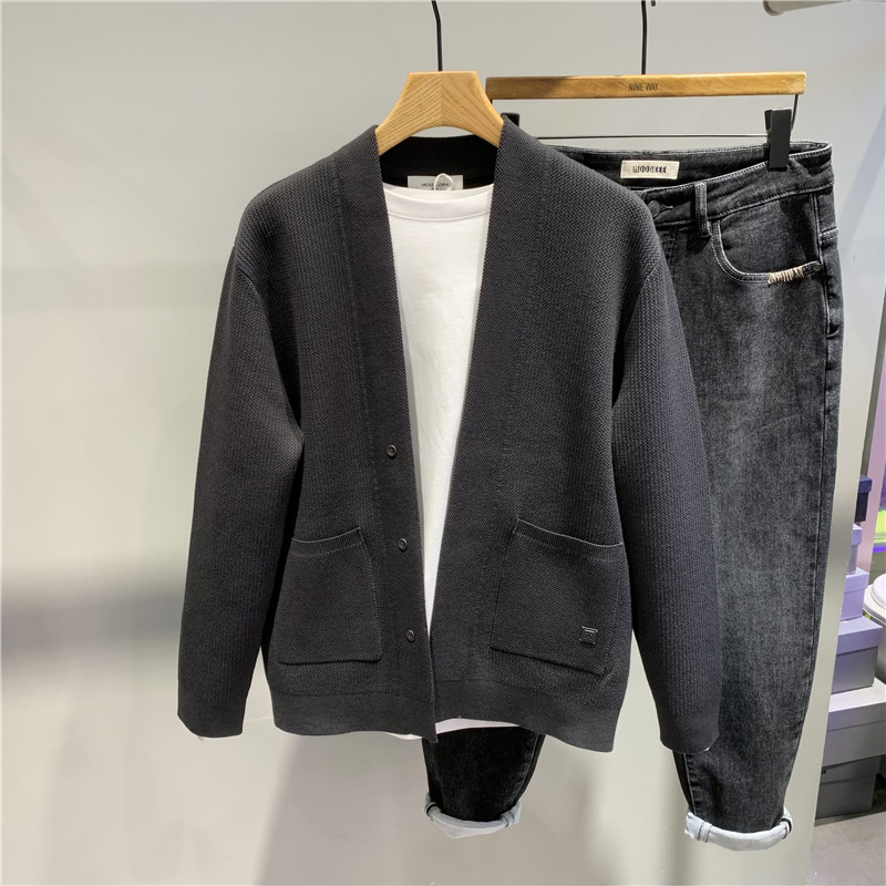 2025秋季新款轻奢简约纯色V领针织开衫韩版修身通勤百搭毛衣外套