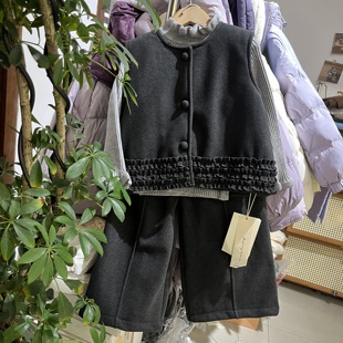 实体店冬装新款女童灰色木耳边呢子马甲毛衣加绒直筒裤三件套套装