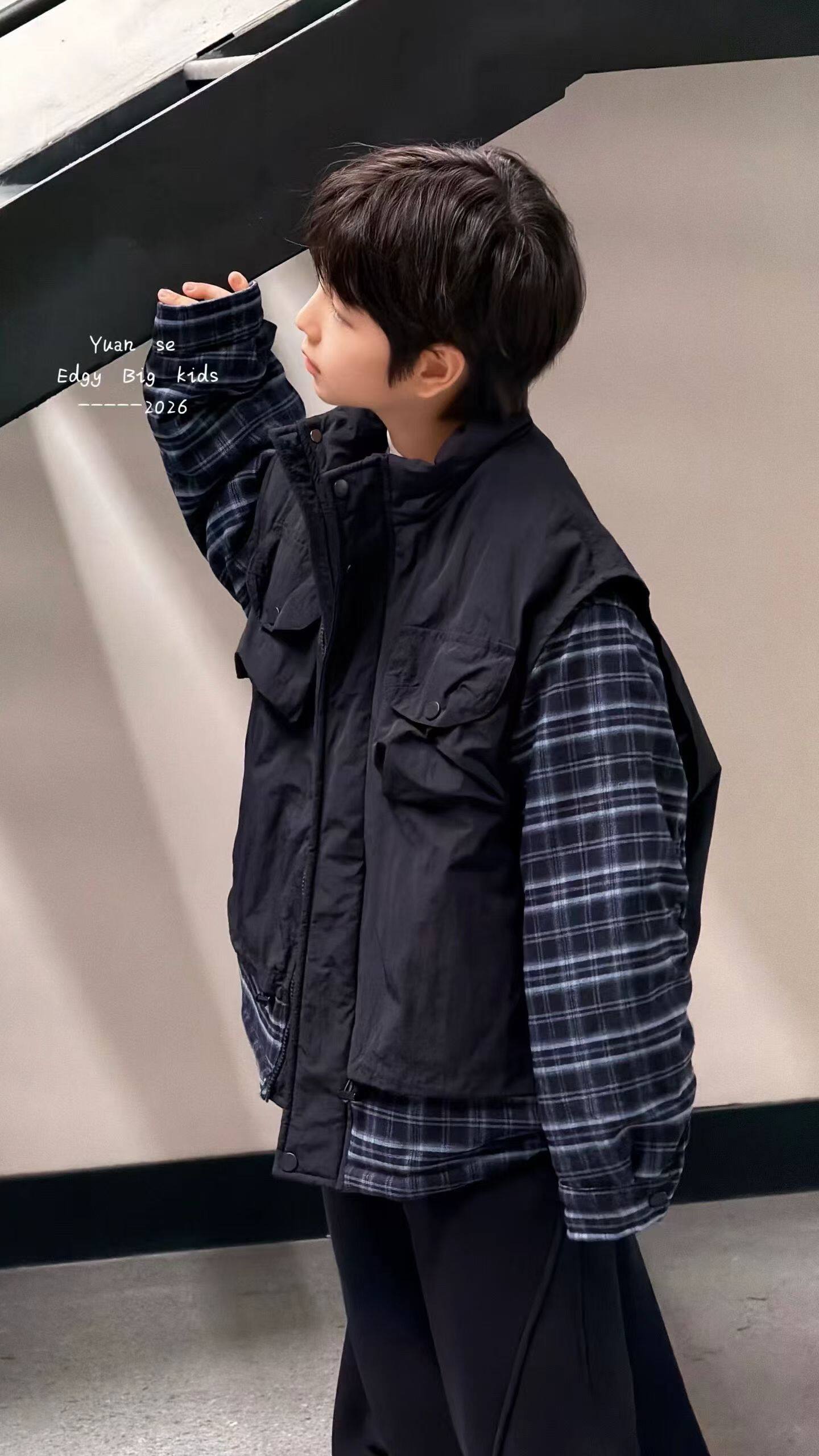 2026冬季儿童棉服男童蓝色格子加厚加绒马甲假两件潮版设计款棉衣