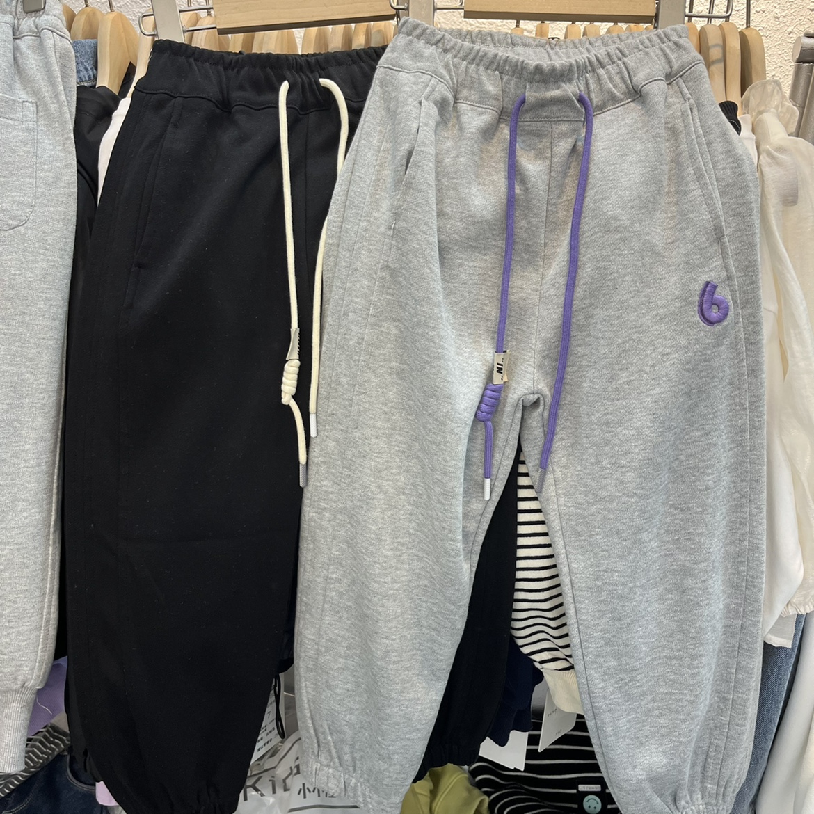 2023春款童装男童女童黑色灰色刺绣6休闲裤中大童百搭卫裤束脚裤