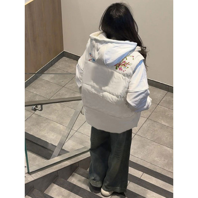 轻薄90白鸭绒印花白鸭绒羽绒服