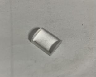 普通石英JGS2平凸柱面镜 F=8.7mm,9x7x4mm
