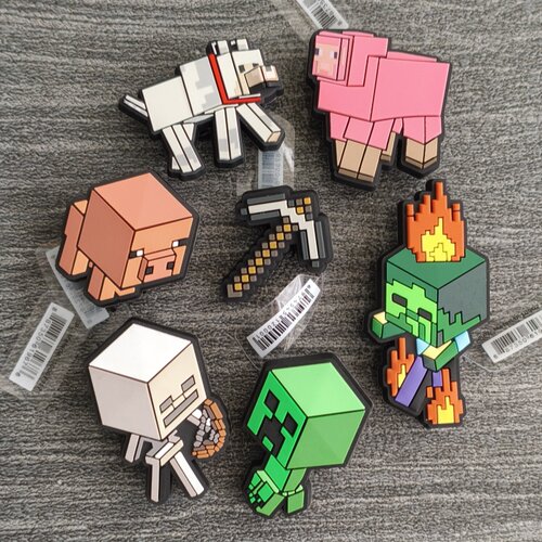 卡骆驰新款智必星我世界鞋扣