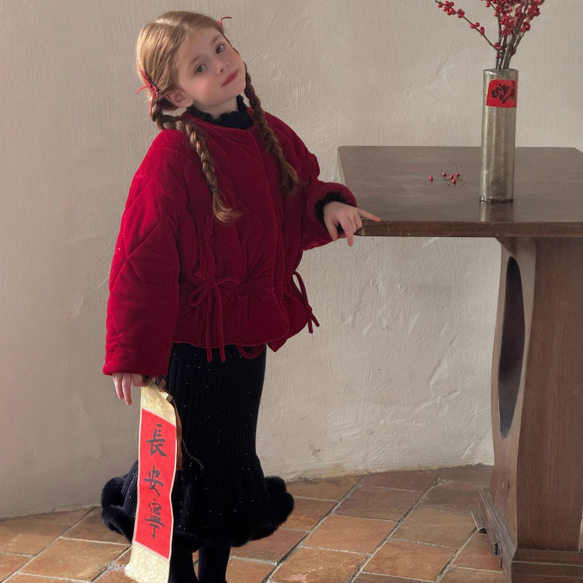 2025洋气冬季新款红丝绒棉衣普通外套韩版加厚翻领年服女童短款